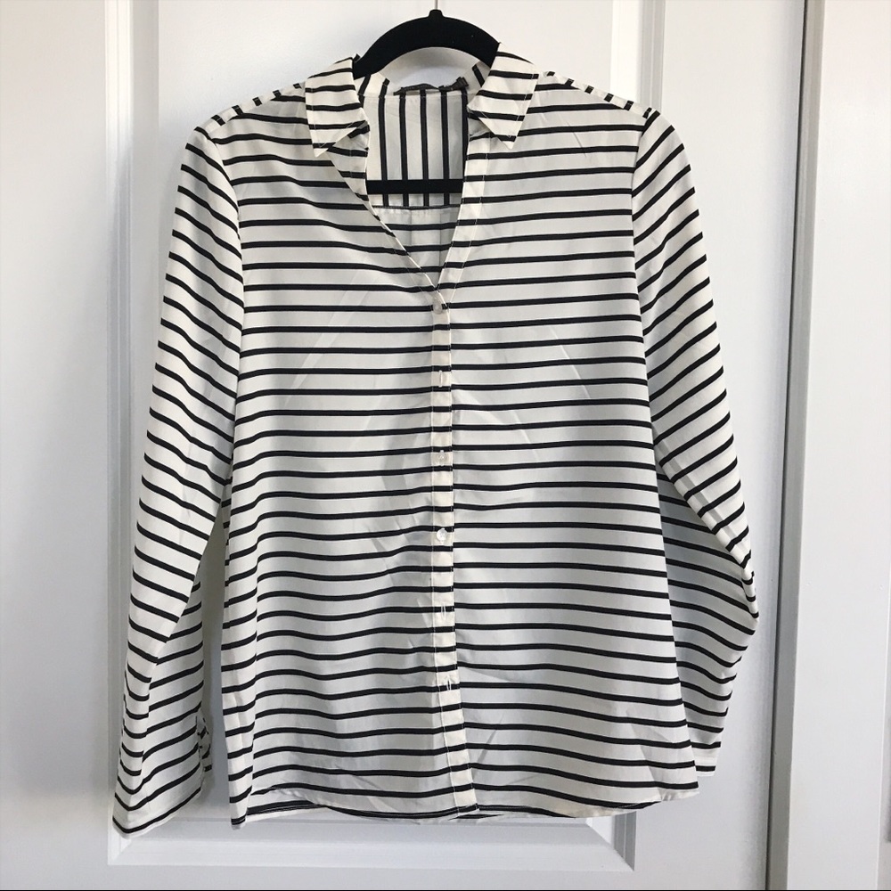 🖤The Limited Top🖤